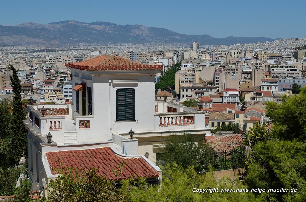 θέα από το δρόμο πρός την Ακρόπολη στην Αθήνα