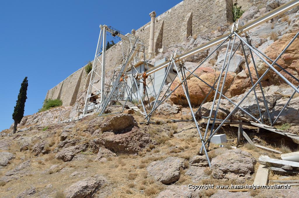 Εργαλεία κοντά στην Ακρόπολη