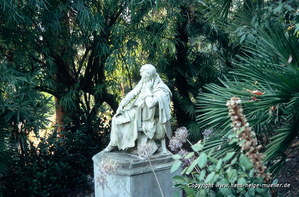 statue of Lord Byron