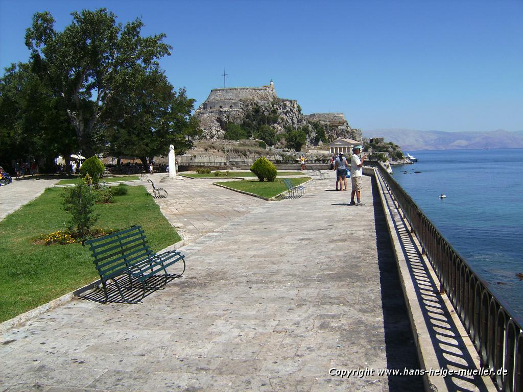 Dionysios Solomos Statue, Alte Festung